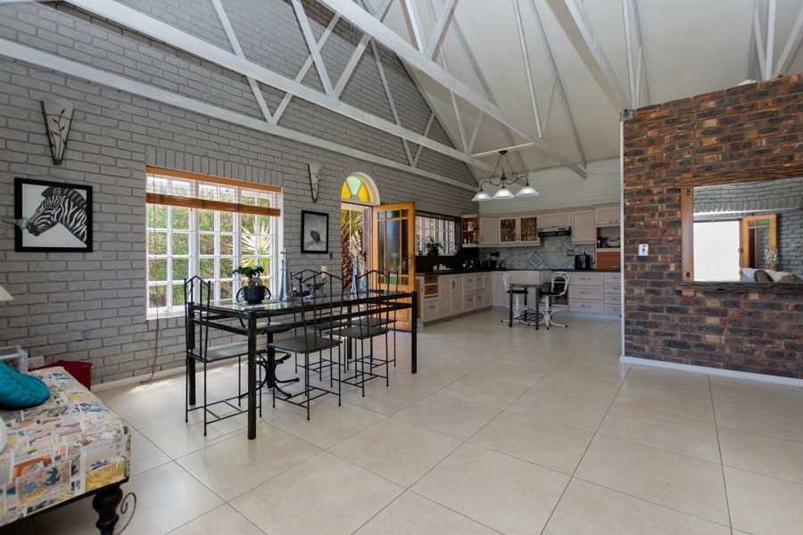 5 Bedroom Property for Sale in Middedorp Western Cape